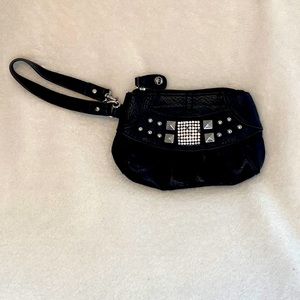 GUC Kathy Van Zeeland small wristlet